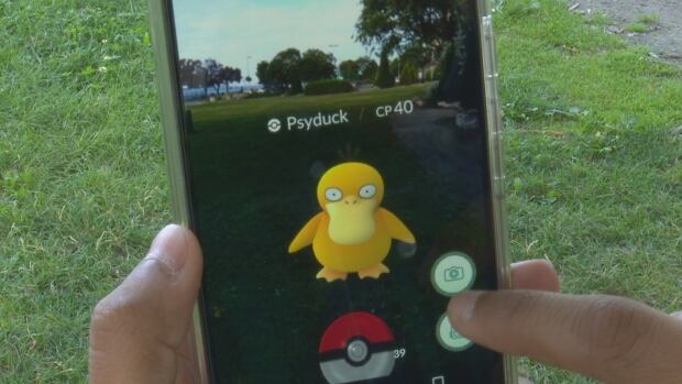 Hunting Pokemon Go characters in Windsor parks addicting pokemon go windsor 1