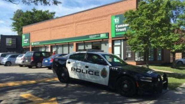 Man arrested for three Hamilton robberies