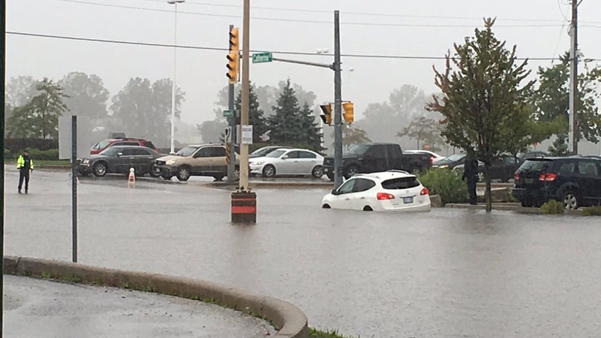 Flooding leads to state of emergency in Windsor, Tecumseh, Ont. Windsor CBC News
