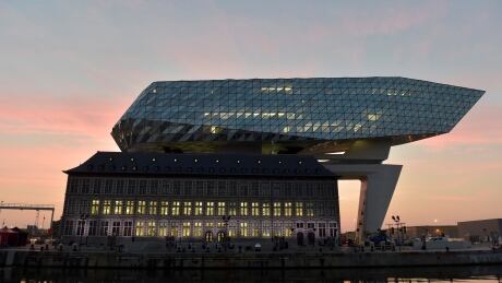 Wallonia's veto in trade deal about everything but Canada: Don Pittis