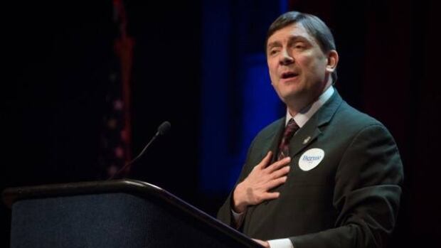 Maine senator says governor 'too close' to industry after vetoing bill to ban glyphosate spraying | CBC News 1 Maine senator says governor 'too close' to industry after vetoing bill to ban glyphosate spraying | CBC News