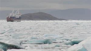 mi-iqaluit-sealift-ice