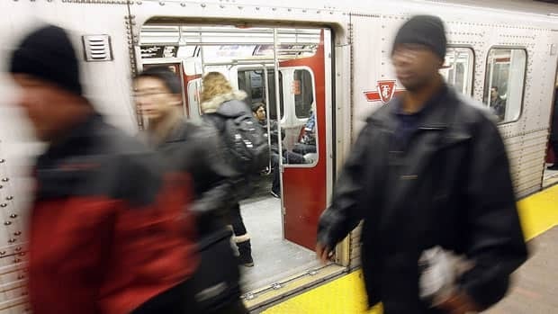 li-620-subway-toronto-cp-44