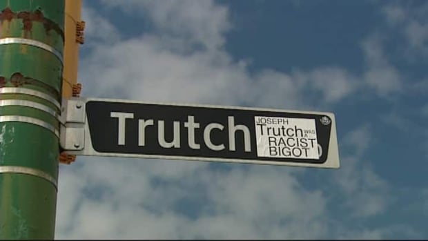 bc-120814-trutch-sign-1
