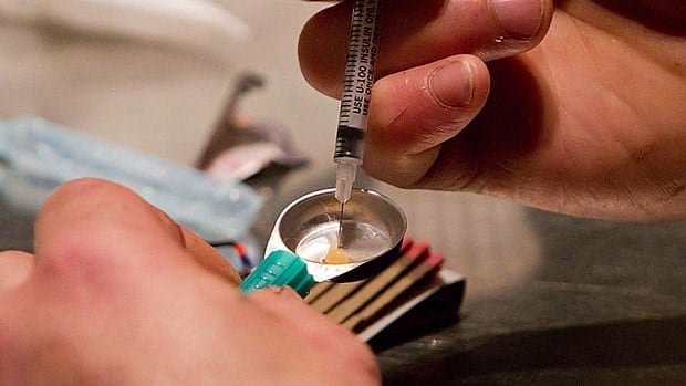 li-heroin-02302802