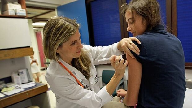 hi-hpv-vaccine-girl-852-cp-