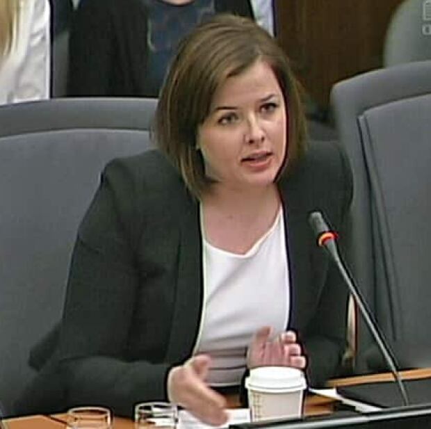 hi-852-laura-miller