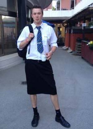220-sweden-man-skirt-04556676