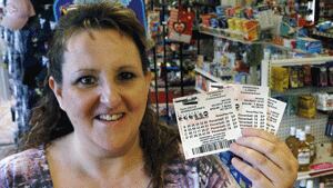 si-powerball-woman-04446802