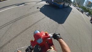 hi-bc-130510-gopro-scooter-translink-bus-red-light-1-4col