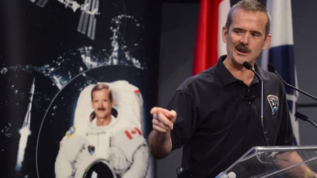 Astronaut Chris Hadfield retires from Canadian Space Agency