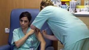 si-flu-shot-nurse-220-cp-75