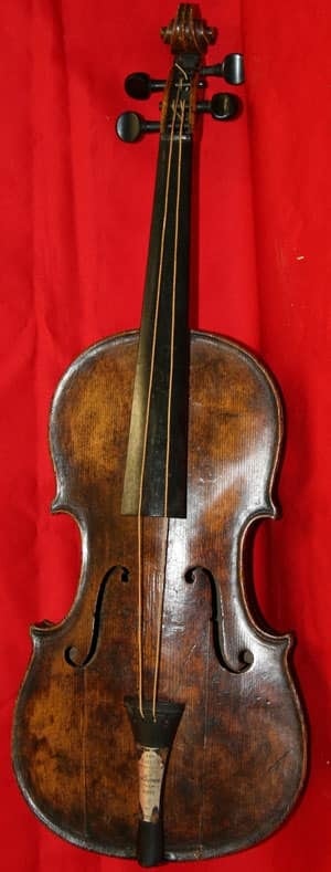 ns-mi-titanic-violin