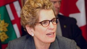 hi-kathleen-wynne-pose