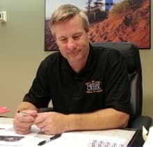 pe-si-robhenderson-desk