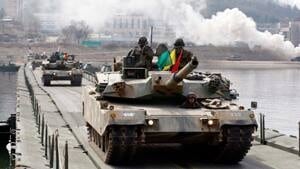 si-south-korea-tanks-300-ap-04223624