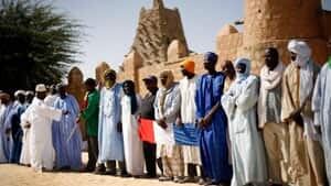 si-mali-crowd-300-ap-03928407