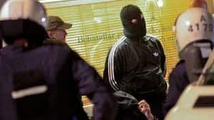 si-rioters-sweden-rtx1006a