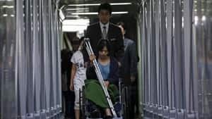 300-asiana-attendant-rtx11j