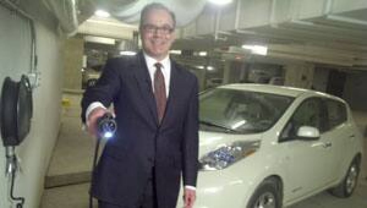 Electric car owners face long charging times | CBC News