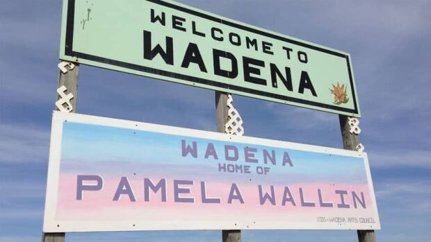 hi-wallin-sign-ba-2013