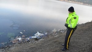hi-bc-130305-highway1-semi-trailer-shuswap-lake-rcmp-4col
