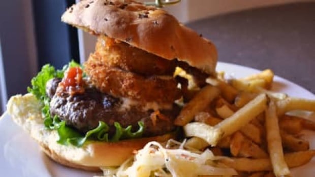 si-grumans-burger-460