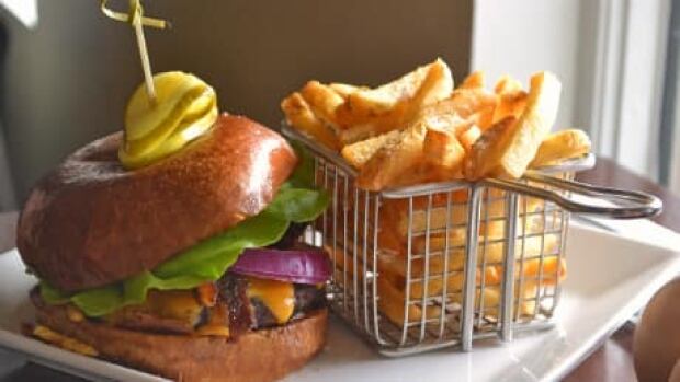 si-fine-diner-burger-460