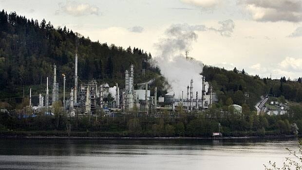 080429-chevron-refinery-reuters