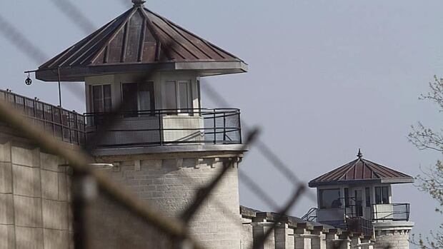 hi-prision-02526060