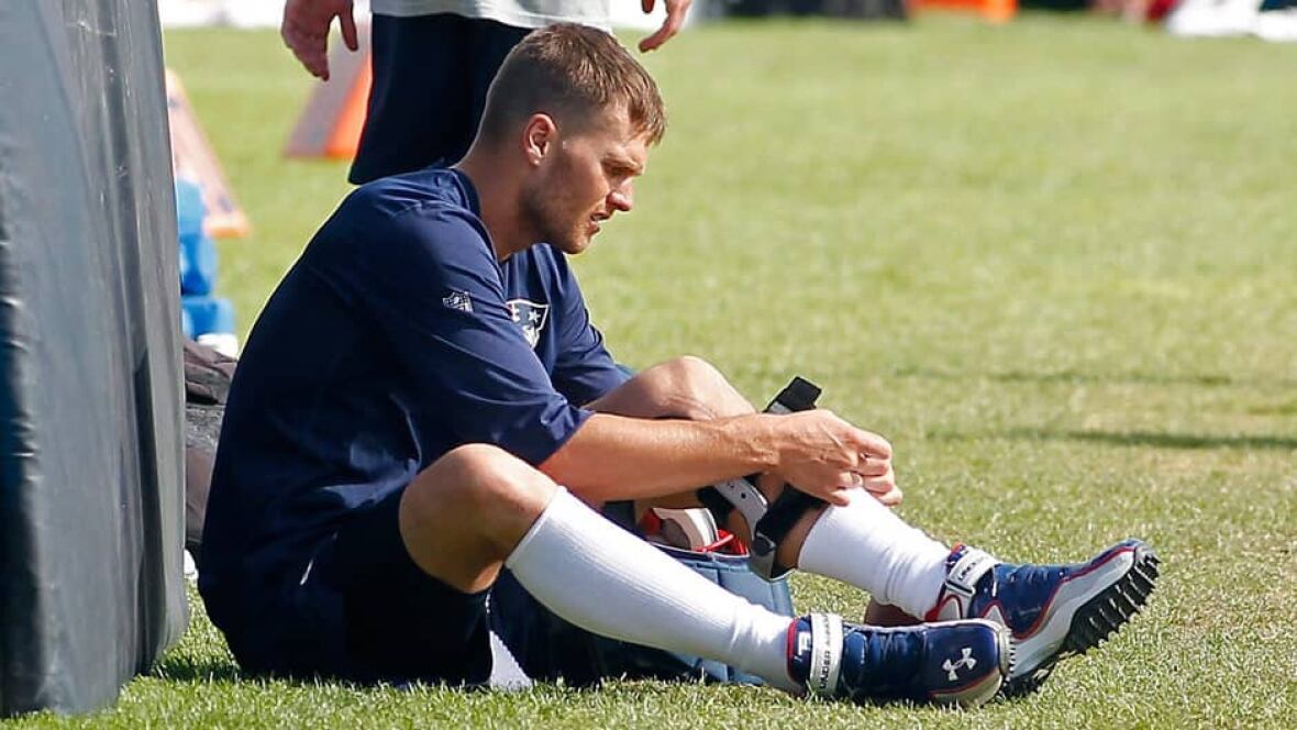 Patriots' Tom Brady wearing knee brace at practice CBC Sports