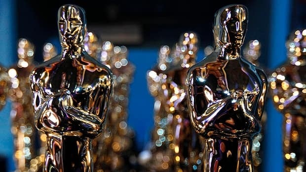 hi-oscar-statues-cp-02210648-8col