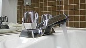 pe-si-running-water