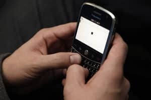 mi-phone-texting-cp-9649142