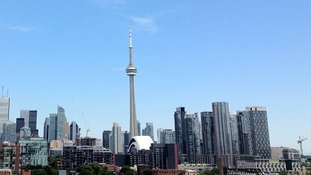 li-620-toronto-skyline-2012