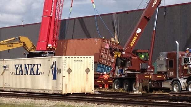 li-train-derail
