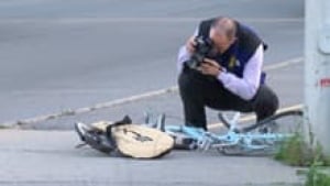 si-ott-cyclist-police-220