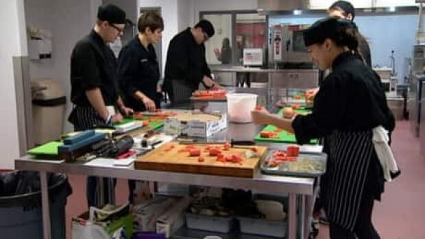 hi-cooking-students-852_1-6col