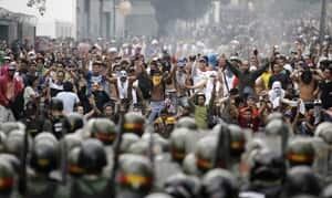 mi-protesters-venezuela-300