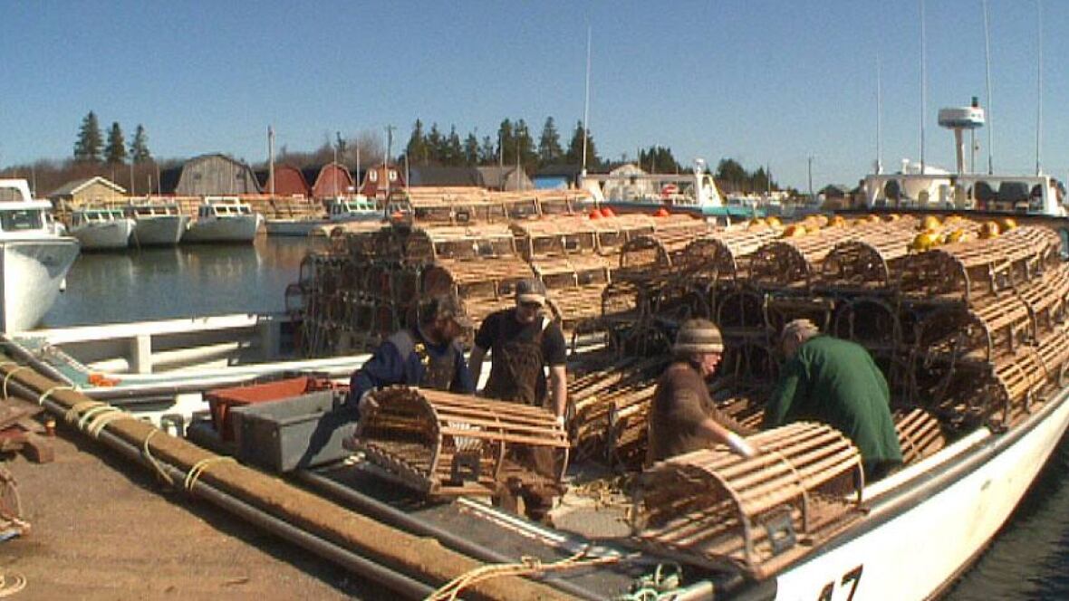 Lobster fishermen get past sandbar - Prince Edward Island ...