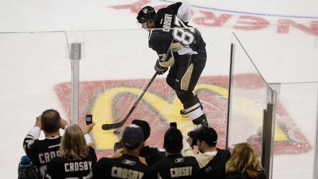 Love him or hate him, hockey fans always have something to say about superstar Sidney Crosby. It was no different on Thursday following the news that he had signed on with the Penguins for another 12 years.
