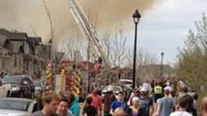 si-lewis-estates-fire-crowd