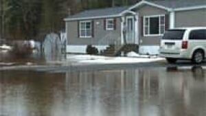 si-nb-fredericton-flood-220