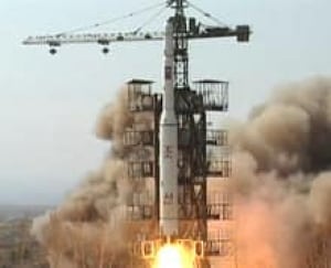 si-north-korea-rocket-300-ap-02324223