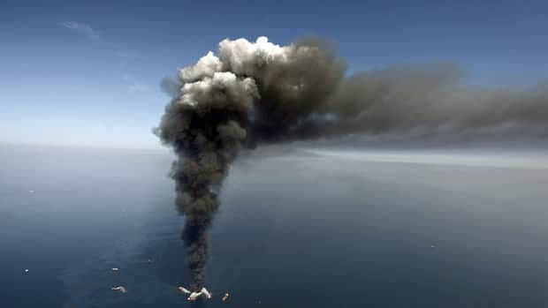 hi-gulf-spill852-cp00538526-8col