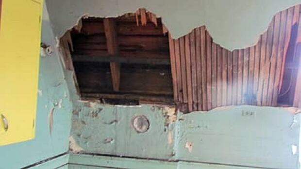 wdr-460-post-office-rafters