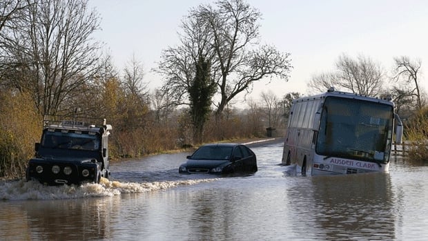 li-uk-floods-rtr3as1z