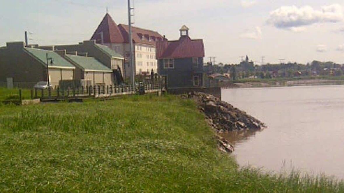 Moncton opposes adding riprap to Petitcodiac's riverbank New