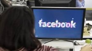 hi-852-facebook-cp01779453-3col