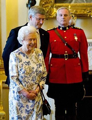 harper-queen-300-02762318